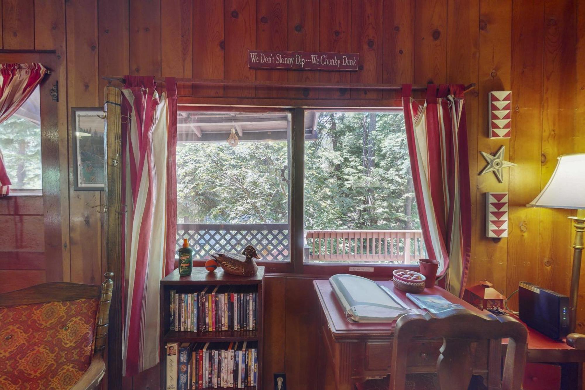 Pine Cone Cottage Joseph Exterior photo